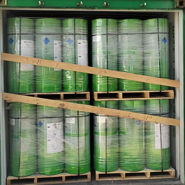 Calcium Carbide loading with 1 Layer per Pallet in 20 GP container